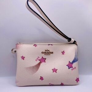 COACH Corner Zipped Wristlet 
Disco Star Print
BRAND NEW